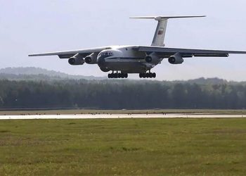 Dev kargo uçağıyla 50 tonluk dolar ABD'den Rusya'ya taşındı