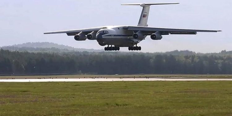 Dev kargo uçağıyla 50 tonluk dolar ABD'den Rusya'ya taşındı