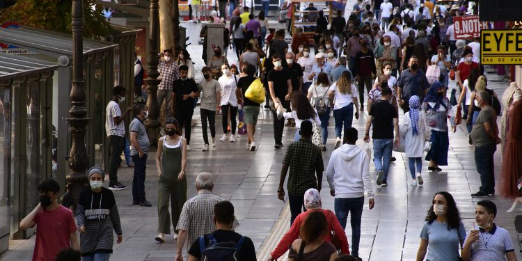 Devlet dairelerinde anadilini konuşurken tedirgin olanların oranı yüzde 64,8