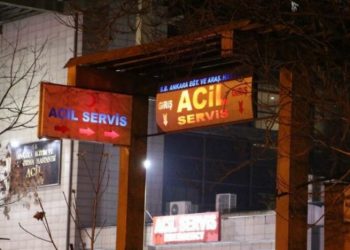 Doktora şiddet: Kafasını duvara ve masaya vurdu