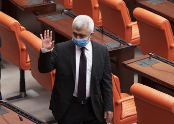 Dolandırıcılar Gergerlioğlu’nun önce parasını aldı, sonra özür diledi