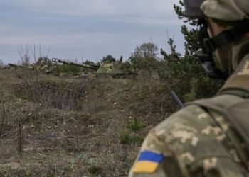 Donbass'ta saldırı: 2 Ukrayna askeri hayatını kaybetti