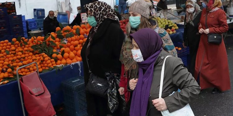 Dünya yazarı Oğuz: Korktuğumuz hiperenflasyon başımıza geldi