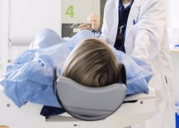 Dünyada 3. vaka: ABD'de bir kadın kök hücre naklinden sonra HIV'i atlattı