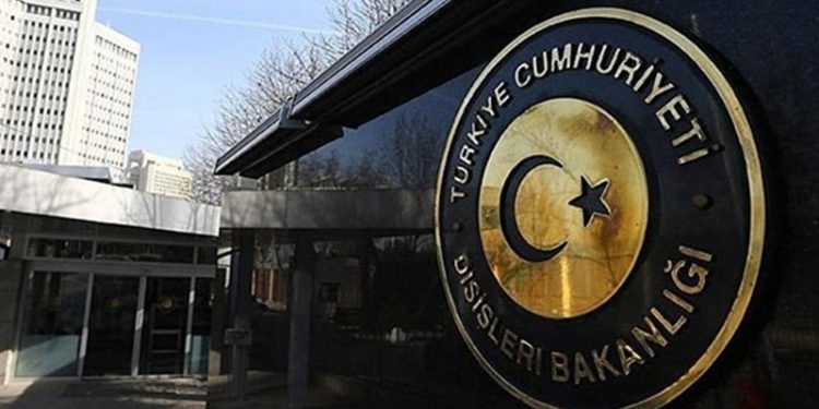 Dışişleri Bakanlığı tahliye operasyonu hazırlığı için Ukrayna'daki vatandaşlardan bilgilerini istedi