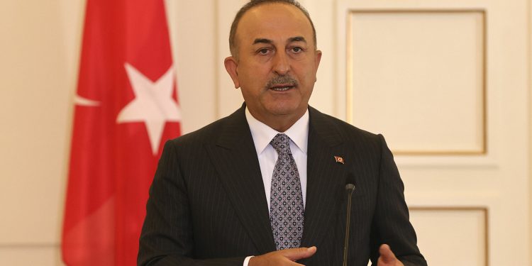 Dışişleri Bakanı Çavuşoğlu: Boğazları kapatırız ama Rusya’nın böyle bir hakkı var