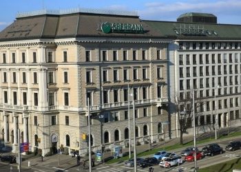 ECB: Rusya'nın en büyük bankası batış noktasına geldi