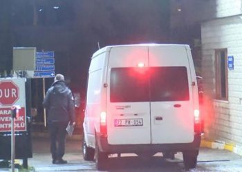 Edirne'de donarak ölen göçmenlerin cenazeleri adli tıp kurumuna getirildi