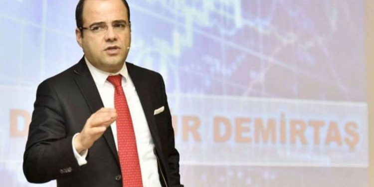 Ekonomist Demirtaş: Rusya'ya 'SWIFT' yasağında biz de vuruluruz