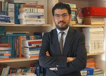 Ekonomist Oğuz Demir: Gelir giderlere yetmiyor, çekilen krediler ödenemiyor