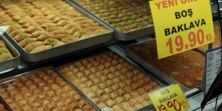 Ekonomiyi anlatan 'yeni' ürün: İçi boş baklava