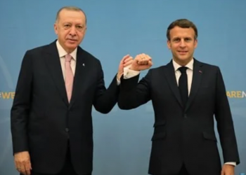 Elysee kaynakları: Macron, Ukrayna krizinde arabuluculuk rolü üstlenmek isteyen Erdoğan'la telefonda görüşecek