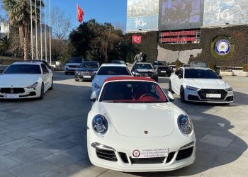 Emniyetin bahçesi lüks araçlarla doldu: Toplam değeri 35 milyon lira