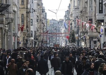En kalabalık il İstanbul, en az ise Dersim