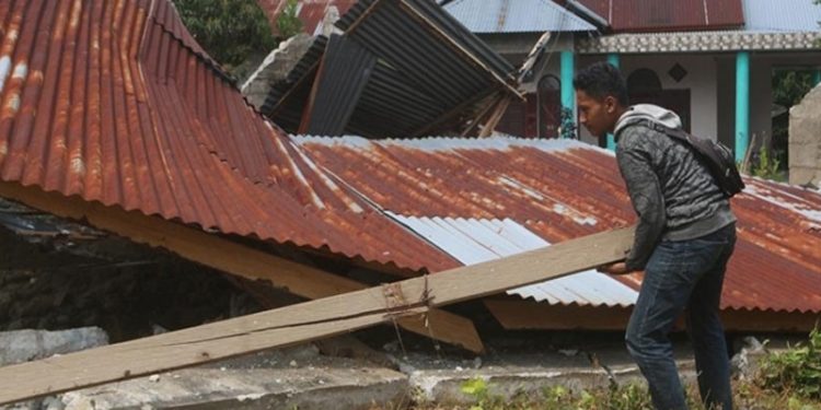 Endonezya’daki 6,2 büyüklüğündeki depremde ölü sayısı 8'e, yaralı sayısı 86'ya yükseldi