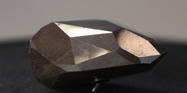 'Enigma': 555 karatlık kara elmas açık artırmayla 4.3 milyon dolara satıldı