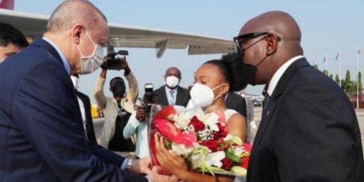 Erdoğan, Afrika turunun ilk durağı olan Kongo Demokratik Cumhuriyeti'nde