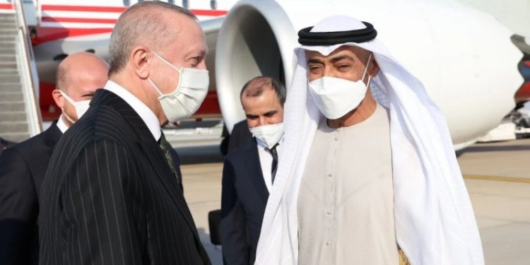 Erdoğan, Birleşik Arap Emirlikleri'nde: 12 anlaşma imzalandı