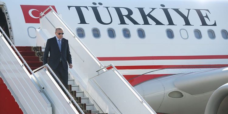 Erdoğan, dünyada tansiyonun yükselmesinin ardından Afrika ziyaretini erken bitiriyor; bu akşam Türkiye'ye dönecek
