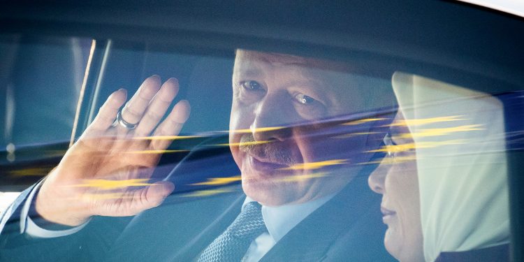 Erdoğan çifti Covid’e yakalandı: ‘Anca beraber, kanca beraber’