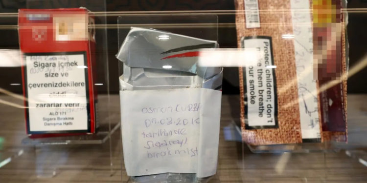 Erdoğan'ın topladığı sigara paketlerden sarayda sergi yaptılar