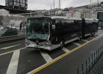 Esenyurt'ta metrobüs kazası: 7 yaralı
