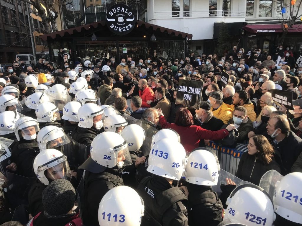 Eskişehir’de zam protestosuna polis müdahalesi