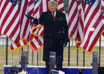 Eski ABD Başkanı Trump, Beyaz Saray'dan 'gizli belgeler' ile ayrılmış