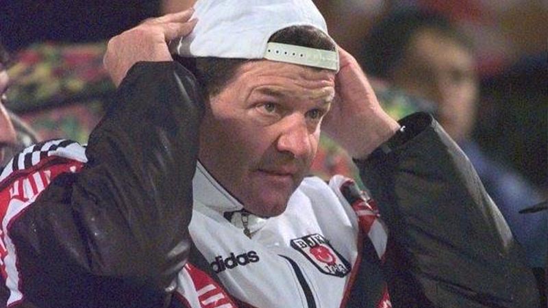 Eski Beşiktaş teknik direktörü John Benjamin Toshack, Koronavirüs nedeniyle yoğun bakıma alındı