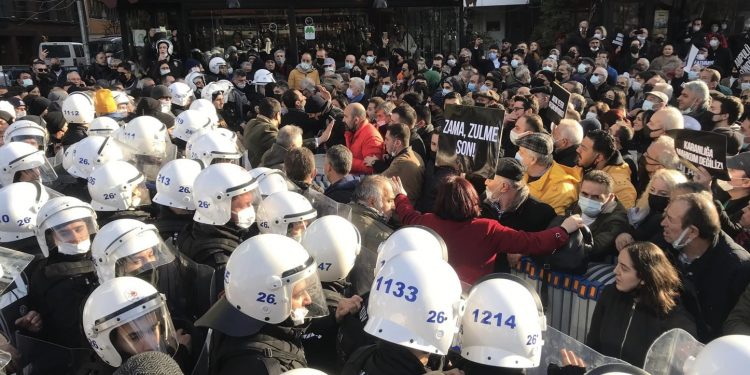 Eskişehir’de zam protestosuna polis müdahalesi