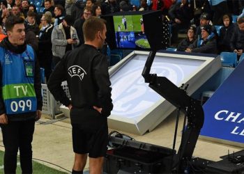 FIFA'dan yeni teknoloji adımı: Yarı otomatik ofsayt sistemi