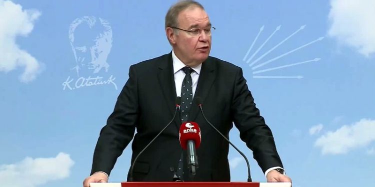 Faik Öztrak: Bu zamları Brigitte Bardot veya Nadia Comaneci yapmadı