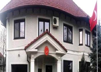 Fas’taki Türk Konsolosluğu ücretini aldığı pasaportu vermeyip tehdit etti!