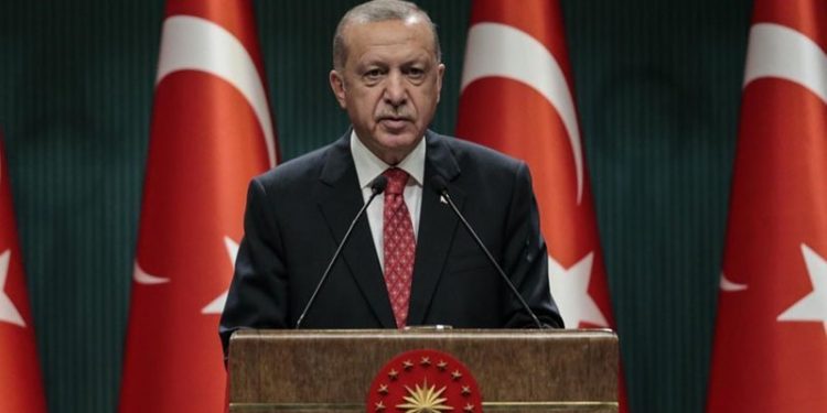 Fehmi Koru: Ekonomi ile ilgili ‘müjdeleri’ CB Erdoğan açıklamasın, alkışlanmıyor ve bu da iyi olmuyor