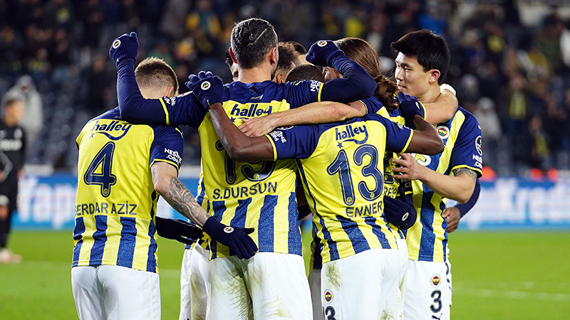 Fenerbahçe'nin Başakşehir maçı ilk 11'i belli oldu