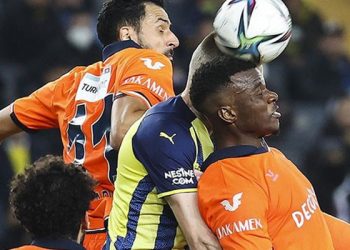 Fenerbahçe evinde Medipol Başakşehir'e yenildi