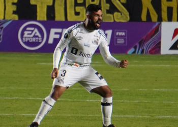 Fenerbahçe, sol bek transferinde menajer engeline takıldı