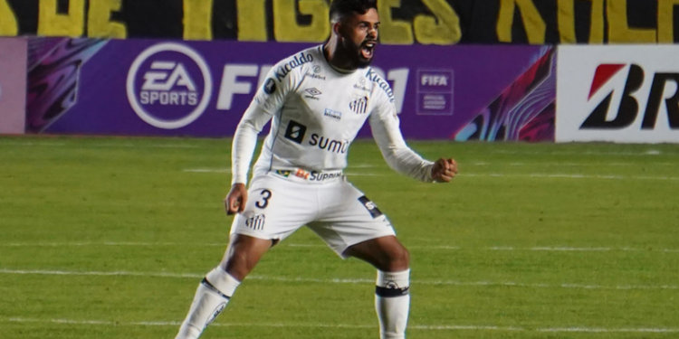 Fenerbahçe, sol bek transferinde menajer engeline takıldı