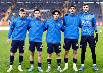 Fenerbahçe'de Mesut Özil yok, altyapıdan 5 isim kadroda