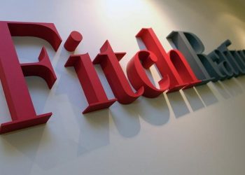 Fitch, önce Türkiye'nin ardından altı şirketin kredi notunu düşürdü