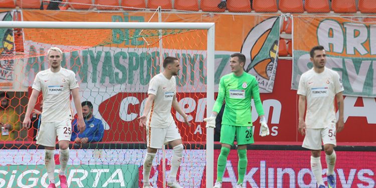 Galatasaray son 13 maçta 1 kez kazanabildi