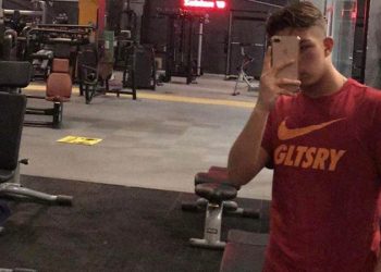 Galatasaray tişörtlü fotoğraf paylaşan futbolcu, kulüpten gönderildi