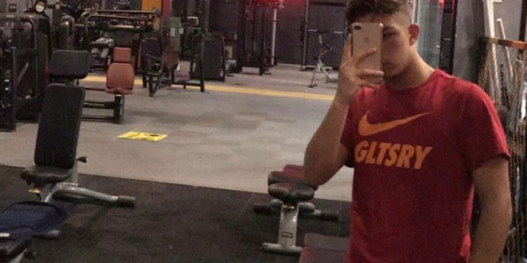 Galatasaray tişörtlü fotoğraf paylaşan futbolcu, kulüpten gönderildi