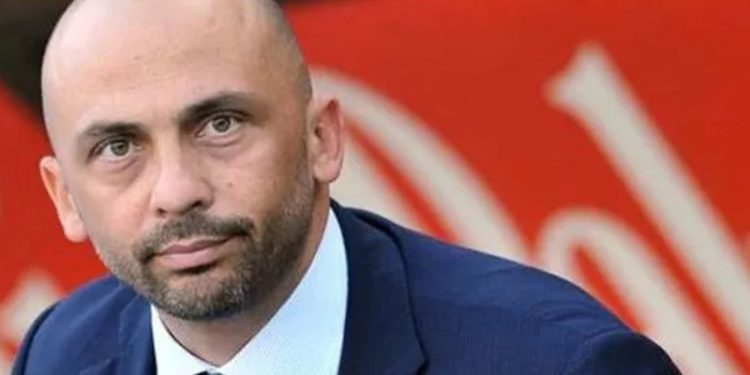 Galatasaray'da sportif direktörlük görevine Pasquale Sensibile getirildi