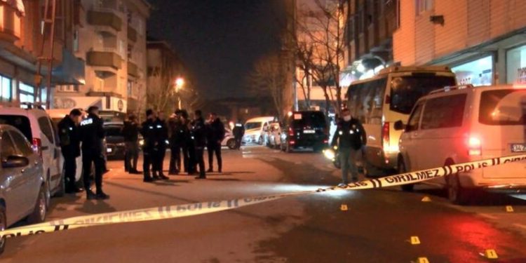 Gaziosmanpaşa'da silahlı saldırı: 1 ölü, 4 yaralı