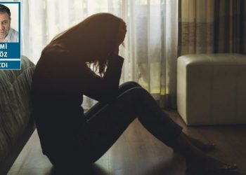 Genç kızlar akşamüstü evlerine, genç çocuklar sokaklara, odalarına...