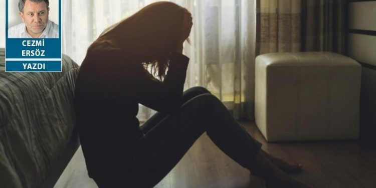 Genç kızlar akşamüstü evlerine, genç çocuklar sokaklara, odalarına...