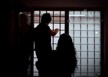 Gergerlioğlu, ‘Bu ne rezalet’ diye sordu: Çorum Cezaevinde kadın koğuşlarını erkek memurlar arıyor