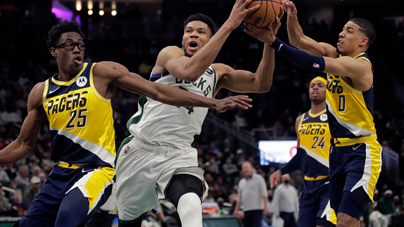 Giannis Antetokounmpo yalnızca 4 şut kaçırdı, 50 sayı attı!