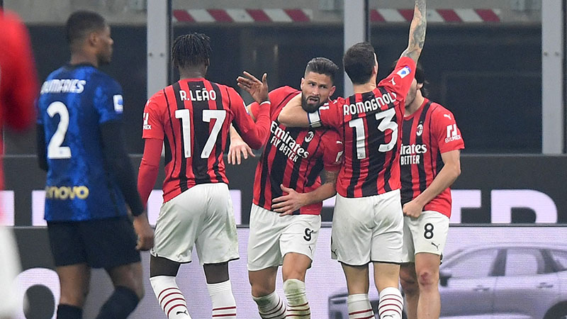 Giroud sahneye çıktı; Milan, 1-0 geriye düştüğü maçta Inter'i 2-1 mağlup etti.